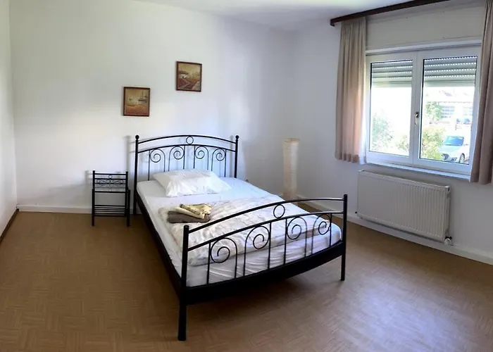 Zentral Und Ruhig Eg Appartement